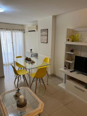 Departamento 2 dormitorios y 2 baños con pileta y Quincho en pleno Centro